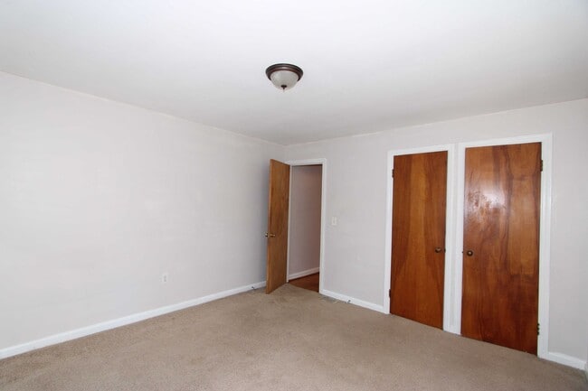 Building Photo - 3 Bed 1 Bath House