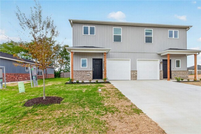 Building Photo - 6802 SW Dignity Ave