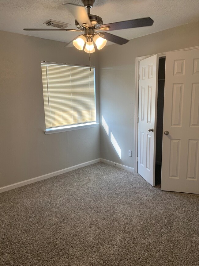 Building Photo - 4018 Timber Corner