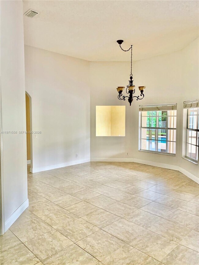 Building Photo - 834 Verona Lake Dr