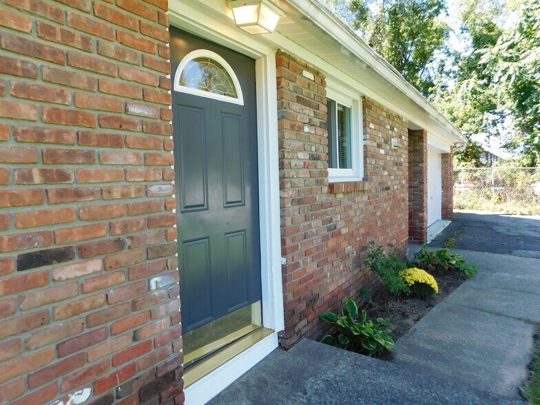 Front Exterior - 26 Patricia Ln