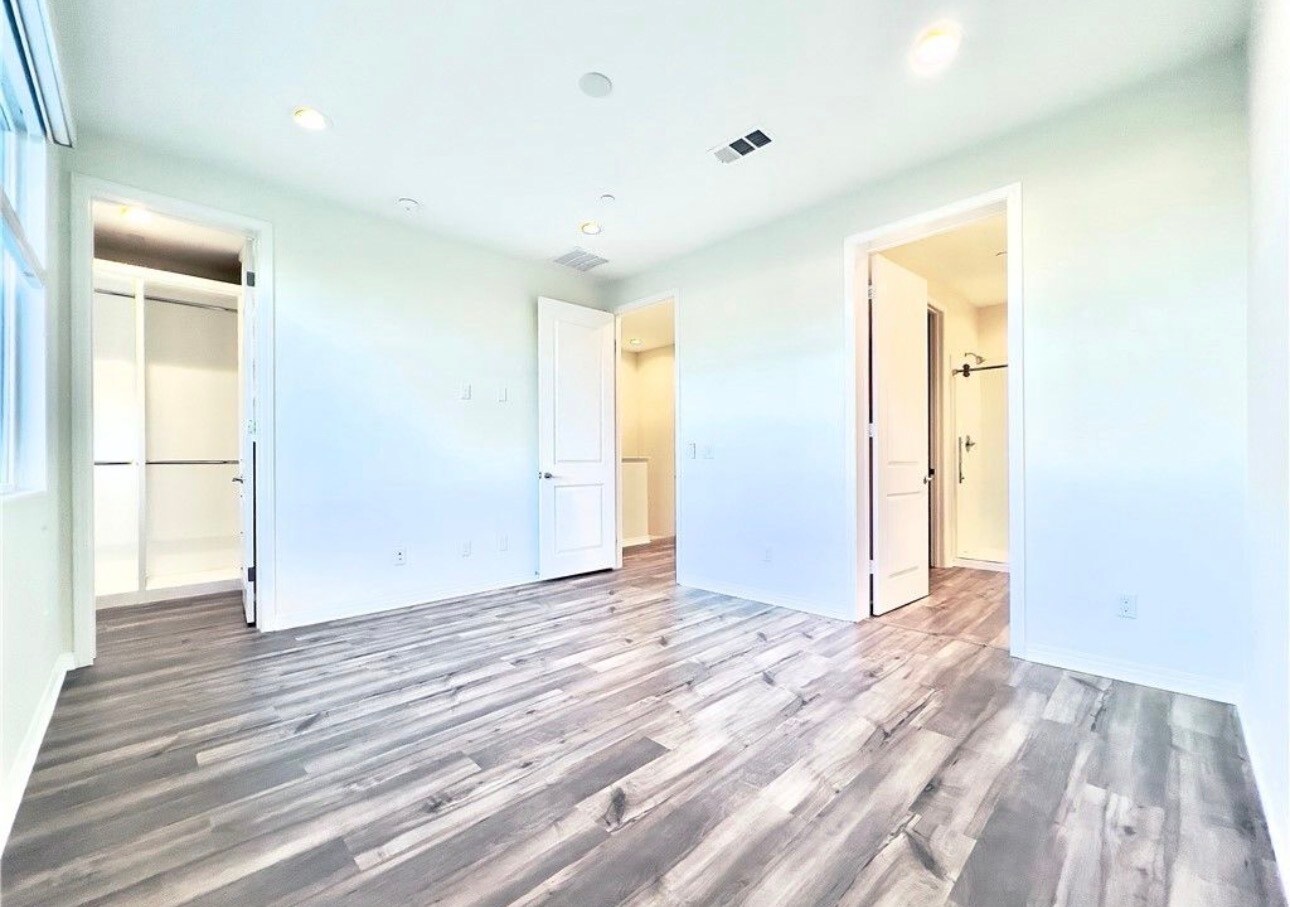 Building Photo - 110 Keeper