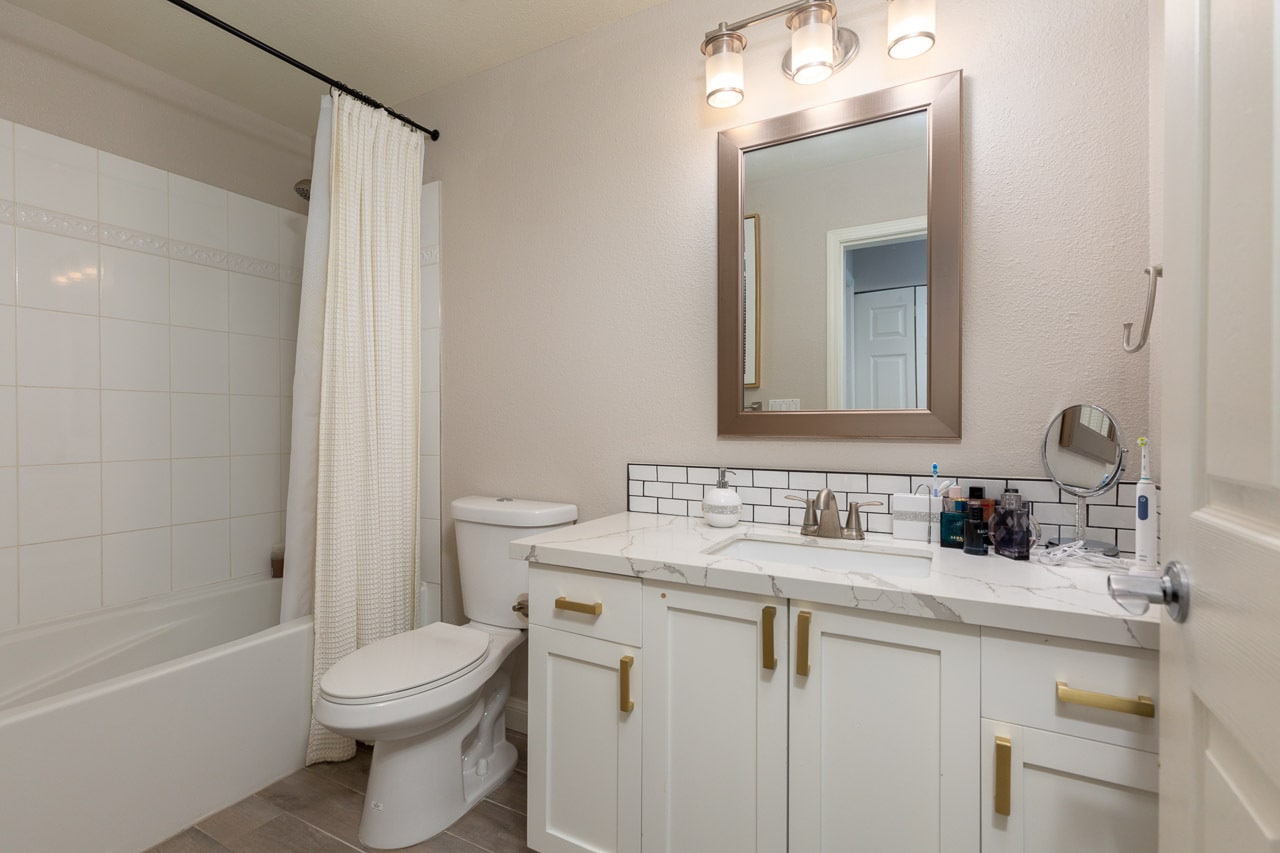 Building Photo - 1240 India St