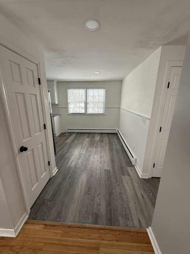 Building Photo - 40 Varmor Dr