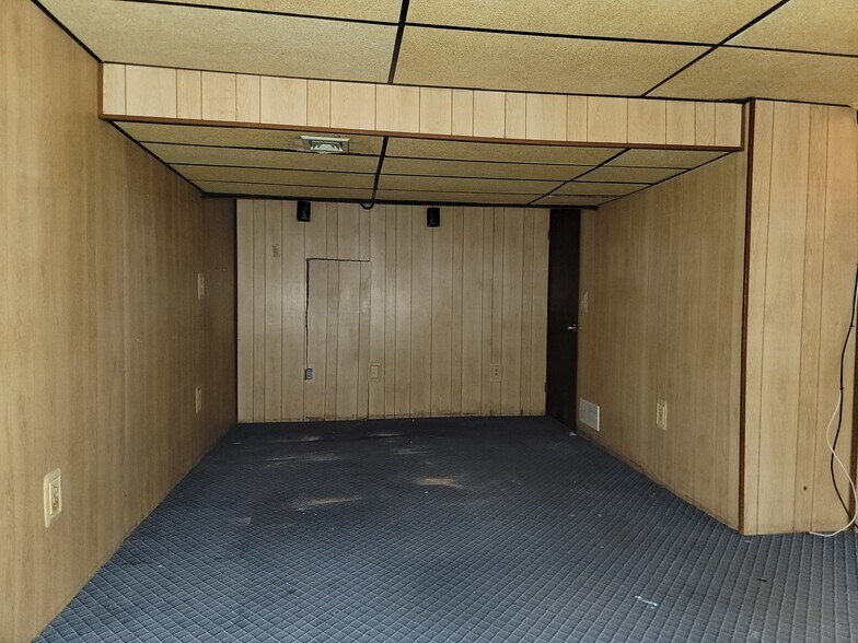 Building Photo - 119 Tom Ave