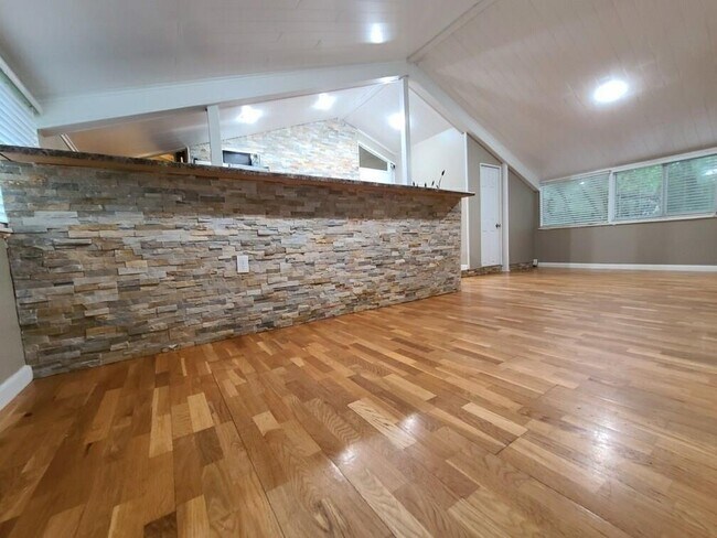 Building Photo - 227 Rockland Dr