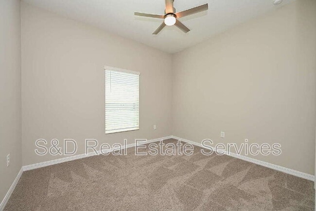 Building Photo - 5507 Freesia Dr