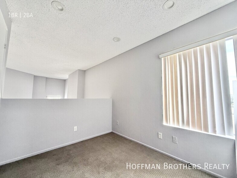 Building Photo - 3759 S Canfield Ave