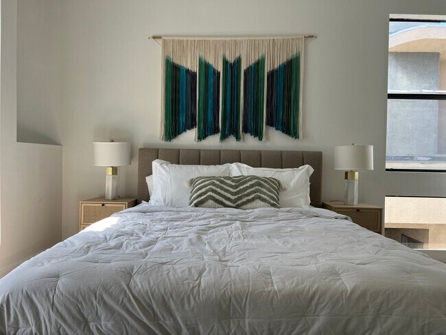 Building Photo - 2584 S Centinela Ave