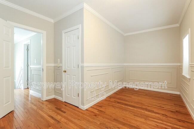 Building Photo - 2019 N Carlisle St