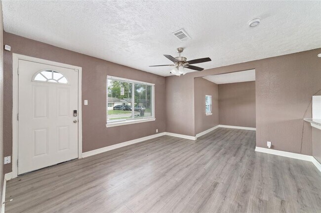 Building Photo - 9333 Fairland Dr