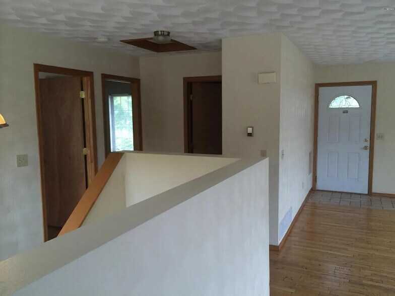 Building Photo - 1209 Jack Pine Dr