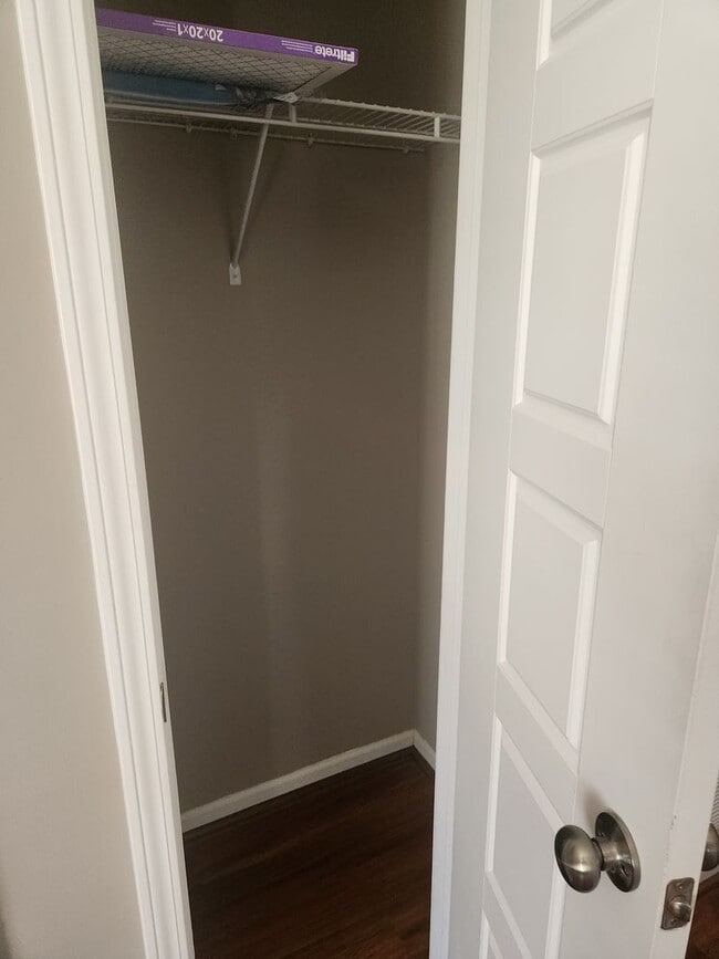Building Photo - Cozy 3 Bed 2 Bath Home Available Now