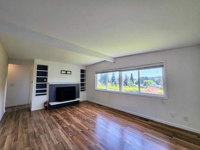 Living room - 16025 Lake Hills Blvd