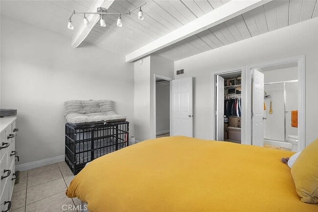 Building Photo - 7924 Woodman Ave