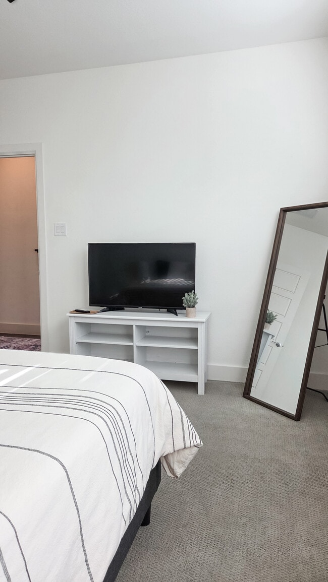 Building Photo - 7859 Verona Pl