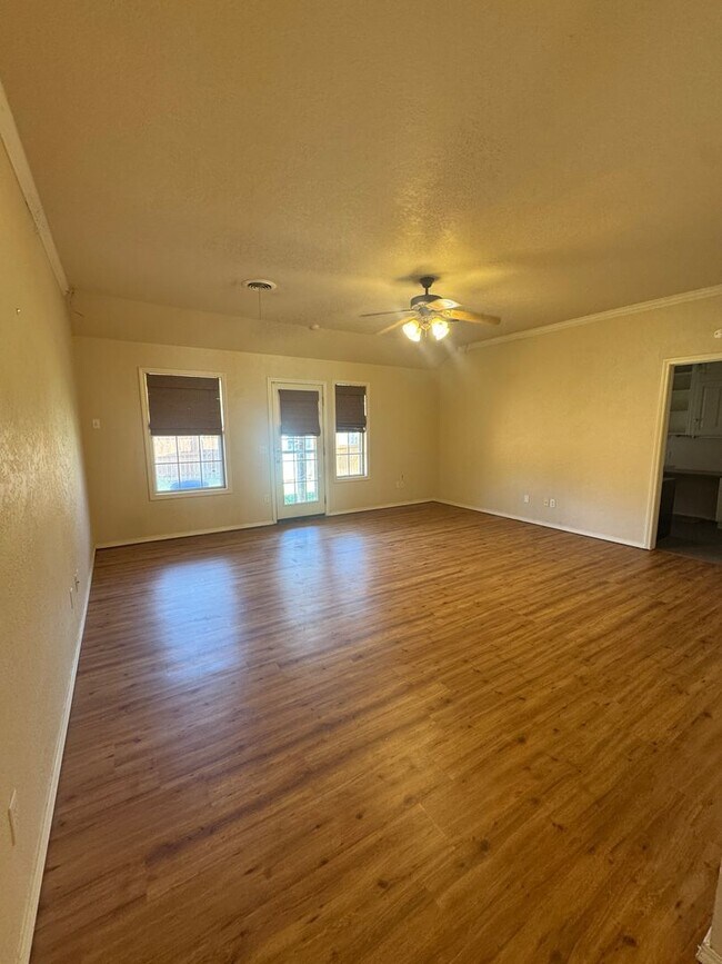 Building Photo - 4210 Catalpa Ln