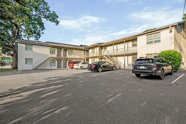 Interior Photo - Greenview Apartments - Forest Park