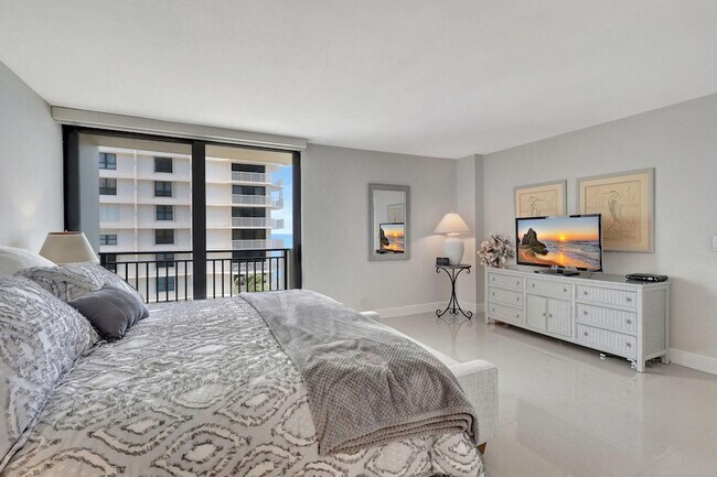 Building Photo - 5460 N Ocean Dr