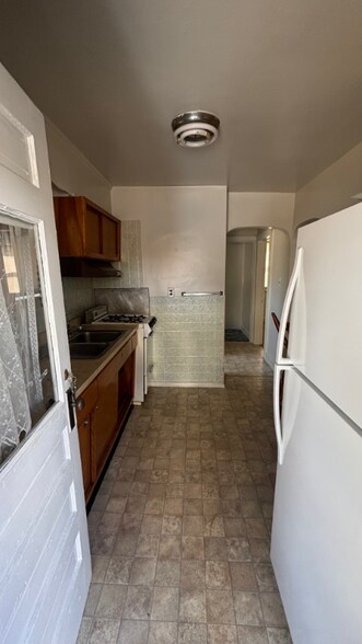 Building Photo - 477 Hudson St