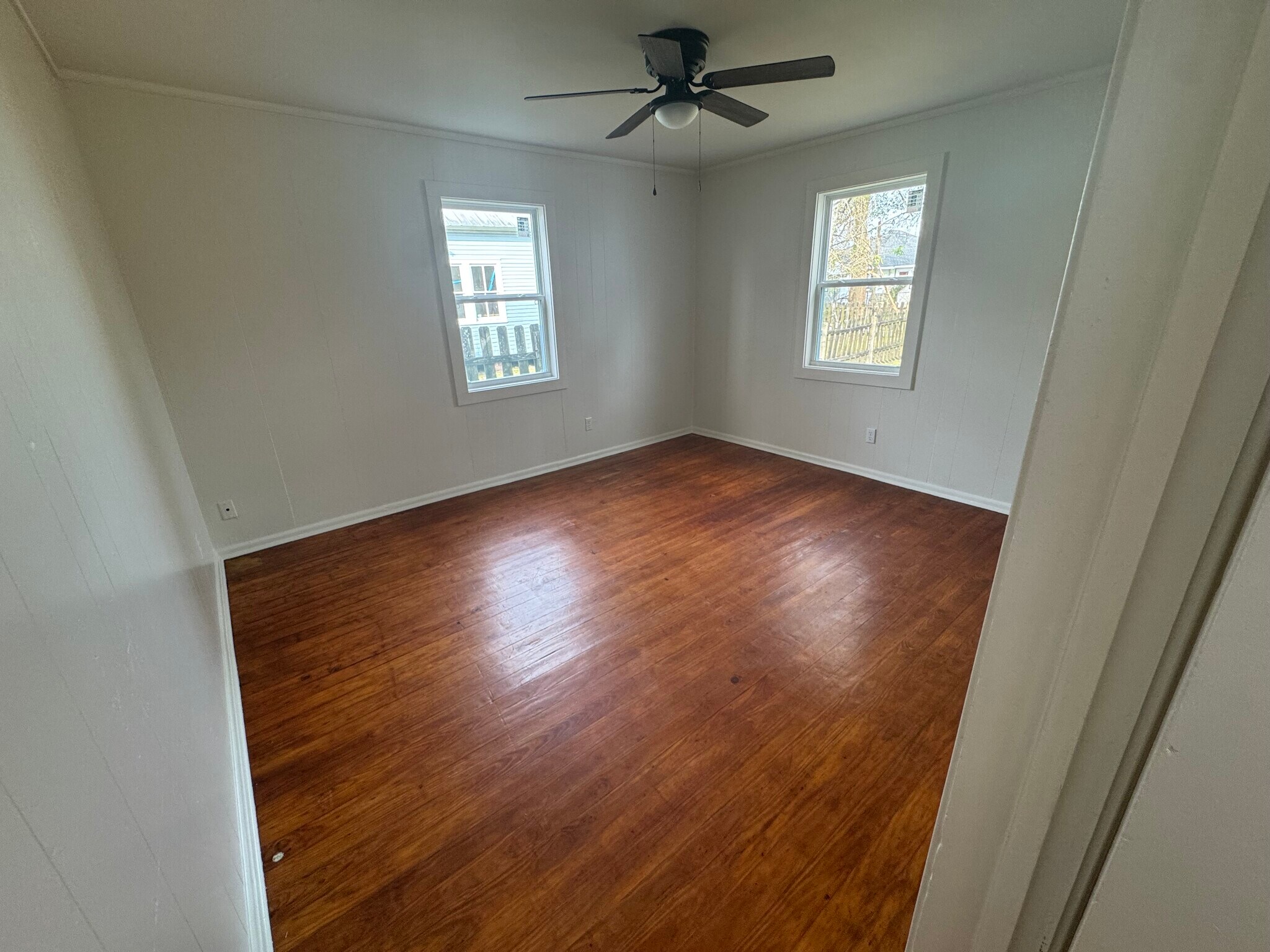 2nd room - 309 S Pierce St