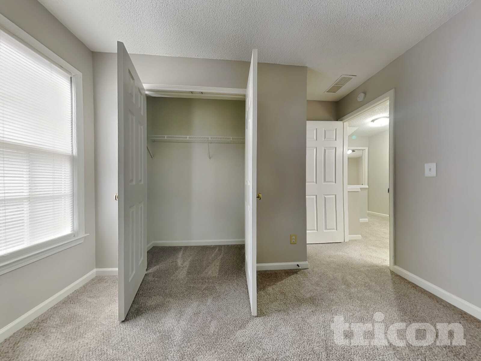 Building Photo - 2660 Binghampton Ln