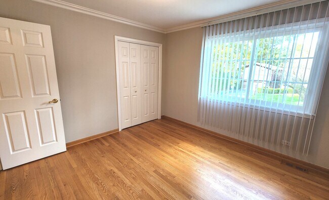 Building Photo - 1206 Lynn Terrace