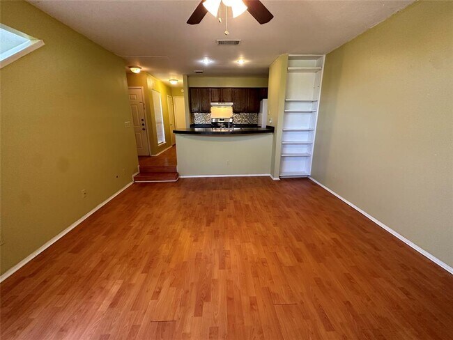 Building Photo - 6728 Lancret Hill Dr