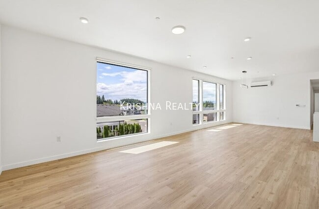 Building Photo - 7650 NW 170th Ave
