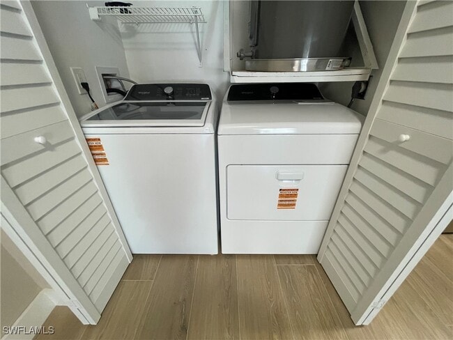 Building Photo - 5323 Summerlin Rd