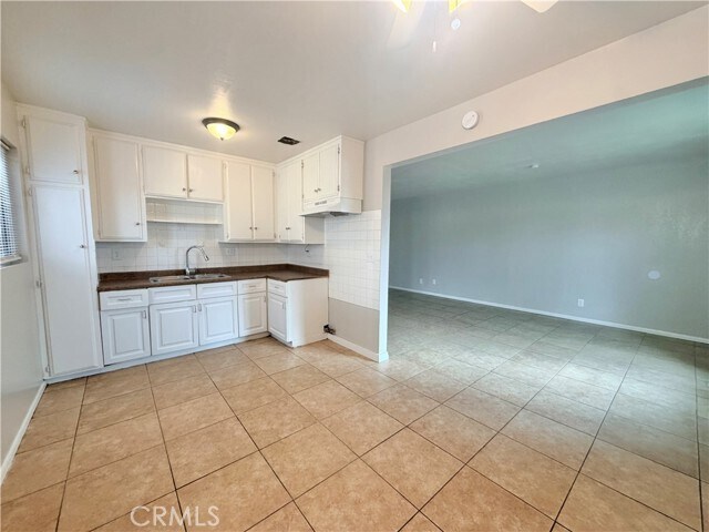 Building Photo - 1548 N 11th Ave