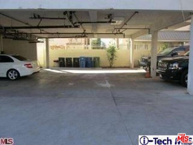 Building Photo - 1821 W 12th Pl