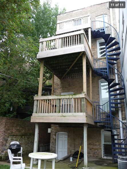 Building Photo - 534 Dickens W Ave