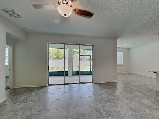 Building Photo - 3132 Country Side Dr