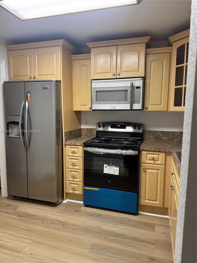 Building Photo - 5080 SW 64th Ave