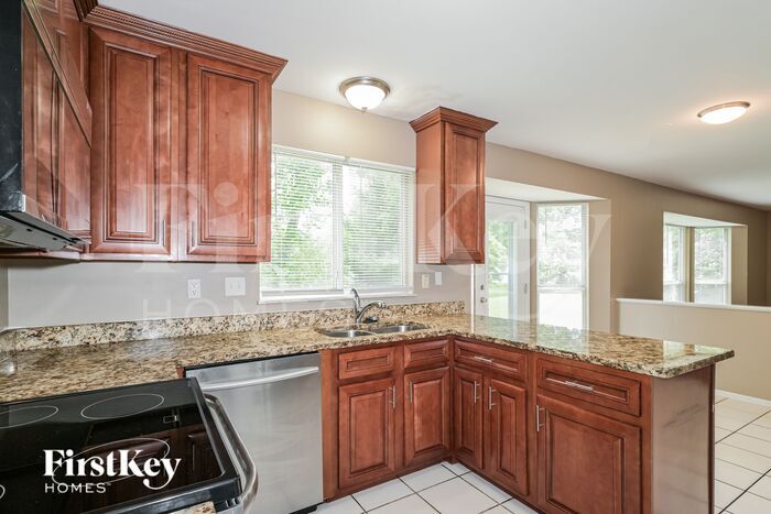 Building Photo - 16727 N Fork Ridge Dr