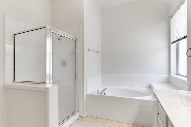 Building Photo - 8302 Cambria Dr