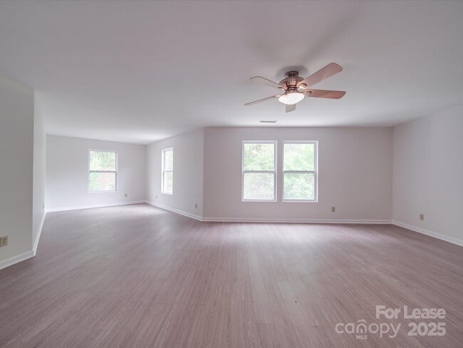 Building Photo - 3227 Deshler Morris Ln