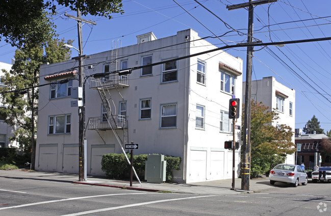 Building Photo - Fulton Apartments