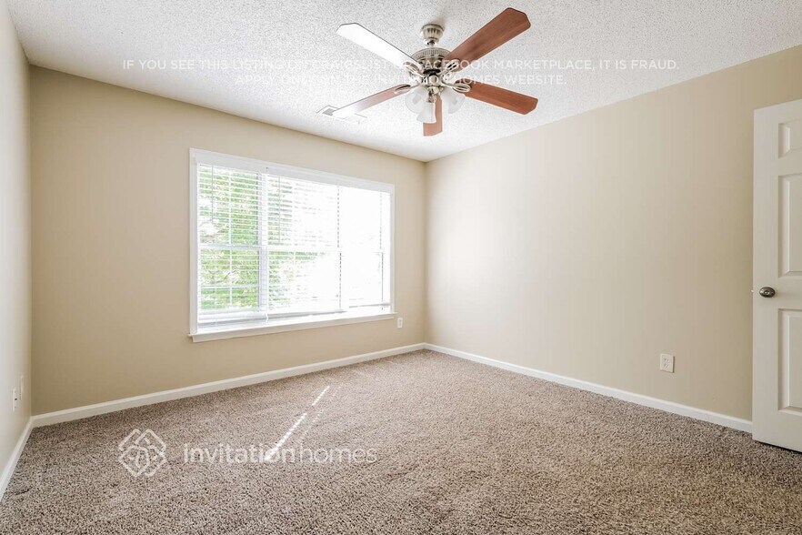Building Photo - 130 Lyndhurst Ct