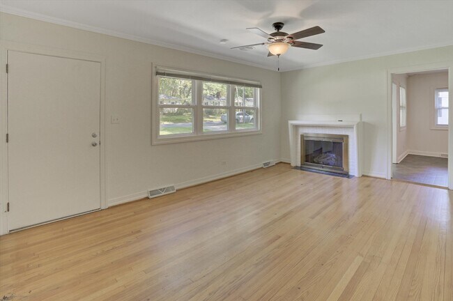 Building Photo - 121 Marshdale Ave SW