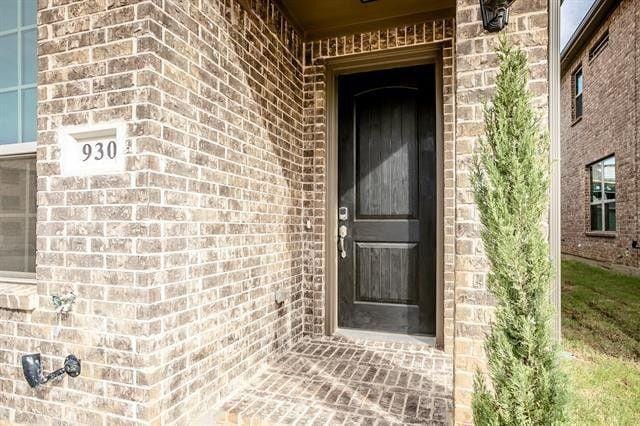 Building Photo - 930 Estelle Dr