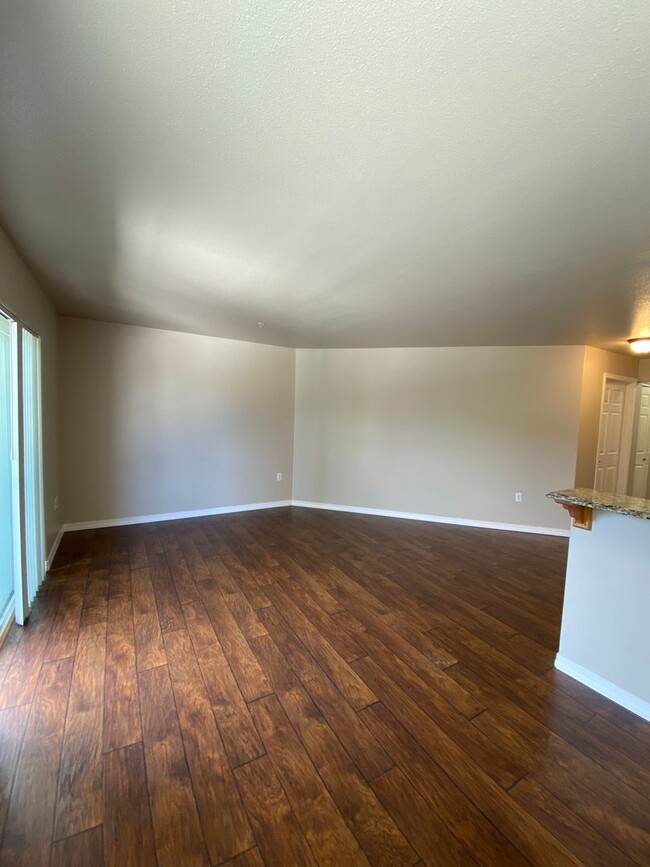 Building Photo - UPPER LEVEL CONDO (RPM#43)