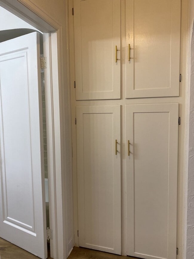 Building Photo - 2 Bed / 2 Bath Home - Close to UNC