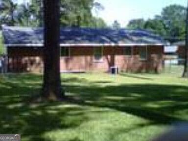 Building Photo - 2691 Fernwood Ave