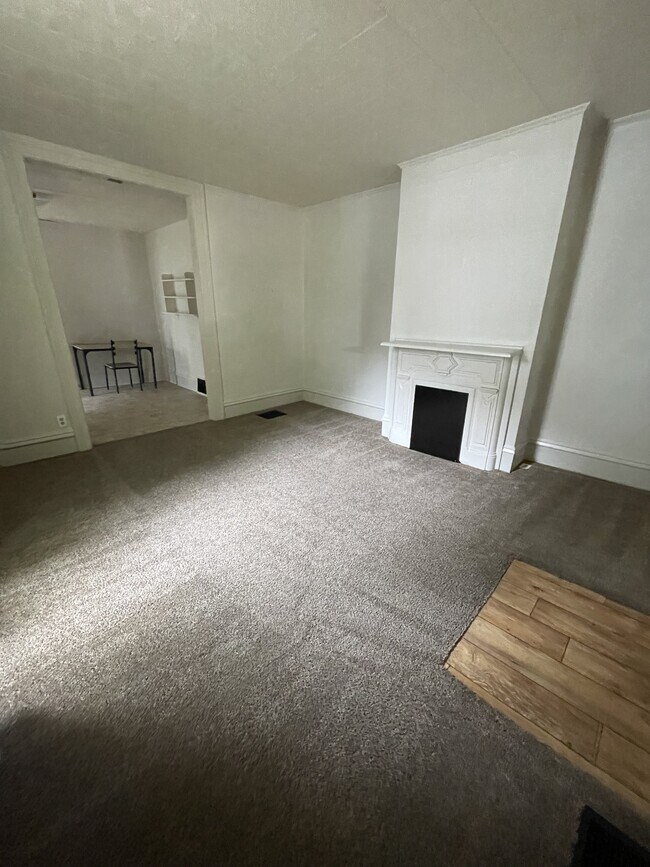 Building Photo - 420 W Lovett St