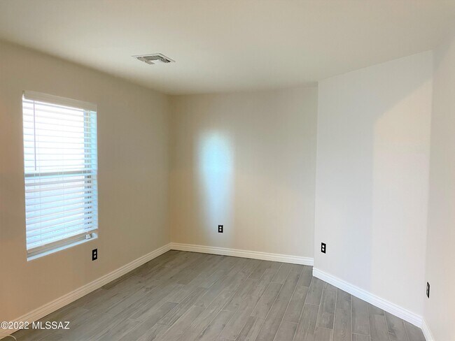 Building Photo - 8373 S Egyptian Dr
