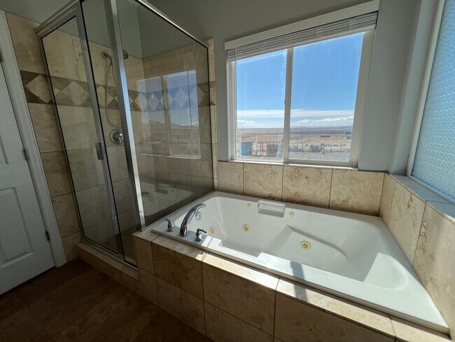 Building Photo - Beautiful Stockton Home with Stunning Mountain and Valley Views