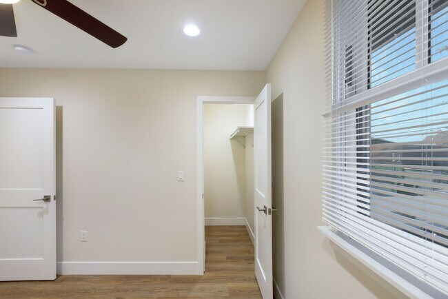 Building Photo - Brand New 2BR/1BA with Downtown LA Views in Historic Pico Union - First Time  on Market!