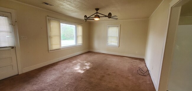 Building Photo - Cozy Home in a Convenient Location